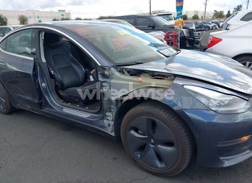Photo 6 of 2020 Tesla Model 3 STANDARD RANGE PLUS REAR-WHEEL DRIVE/STANDARD RANGE REAR-WHEEL DRIVE (VIN 5YJ3E1EA7LF630335)