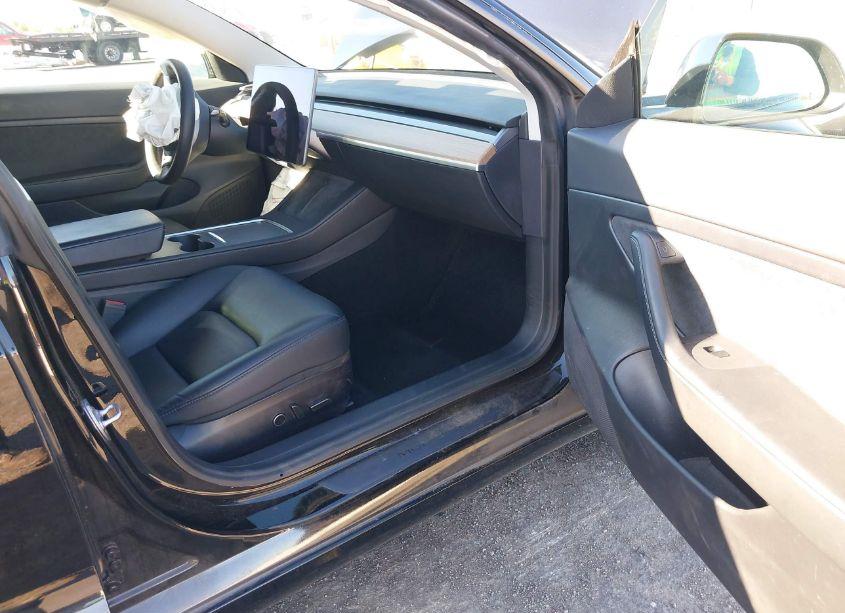 Photo 5 of 2021 Tesla Model 3 STANDARD RANGE PLUS REAR-WHEEL DRIVE (VIN 5YJ3E1EA7MF929485)