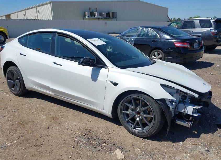 2023 Tesla Model 3 REAR-WHEEL DRIVE (VIN 5YJ3E1EA7PF438239) main photo