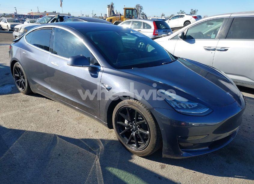 2018 Tesla Model 3 LONG RANGE/MID RANGE (VIN 5YJ3E1EA8JF008498) main photo