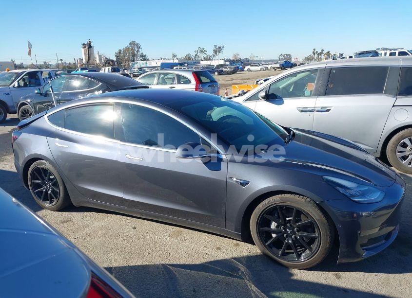 Photo 13 of 2018 Tesla Model 3 LONG RANGE/MID RANGE (VIN 5YJ3E1EA8JF008498)