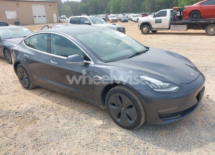 2020 Tesla Model 3 STANDARD RANGE PLUS REAR-WHEEL DRIVE/STANDARD RANGE REAR-WHEEL DRIVE (VIN 5YJ3E1EA8LF597054) main photo
