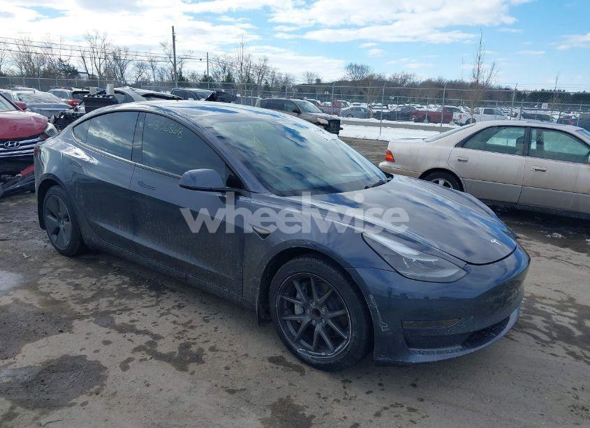 2022 Tesla Model 3 REAR-WHEEL DRIVE (VIN 5YJ3E1EA8NF337191) main photo