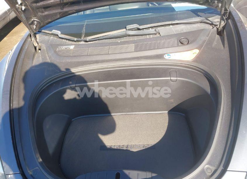 Photo 10 of 2018 Tesla Model 3 LONG RANGE/MID RANGE (VIN 5YJ3E1EA9JF020031)