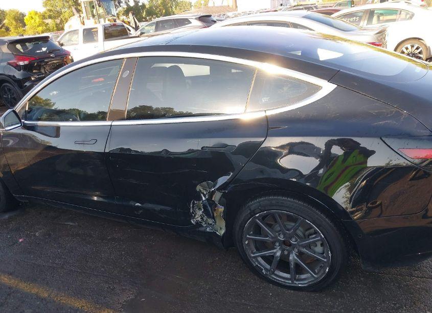 Photo 6 of 2018 Tesla Model 3 LONG RANGE/MID RANGE (VIN 5YJ3E1EA9JF020823)