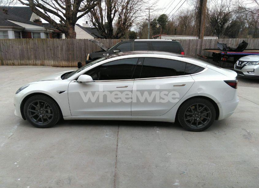 Photo 15 of 2018 Tesla Model 3 LONG RANGE/MID RANGE (VIN 5YJ3E1EA9JF053983)