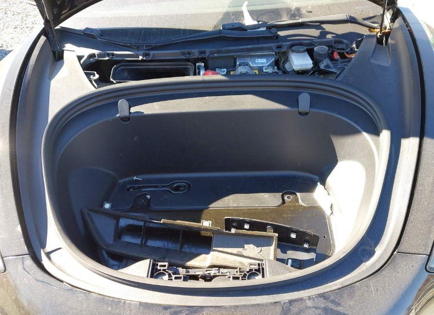 Photo 10 of 2018 Tesla Model 3 LONG RANGE/MID RANGE (VIN 5YJ3E1EA9JF152769)