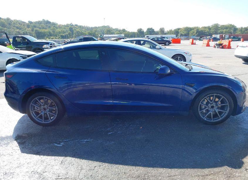 Photo 13 of 2022 Tesla Model 3 REAR-WHEEL DRIVE (VIN 5YJ3E1EA9NF185227)