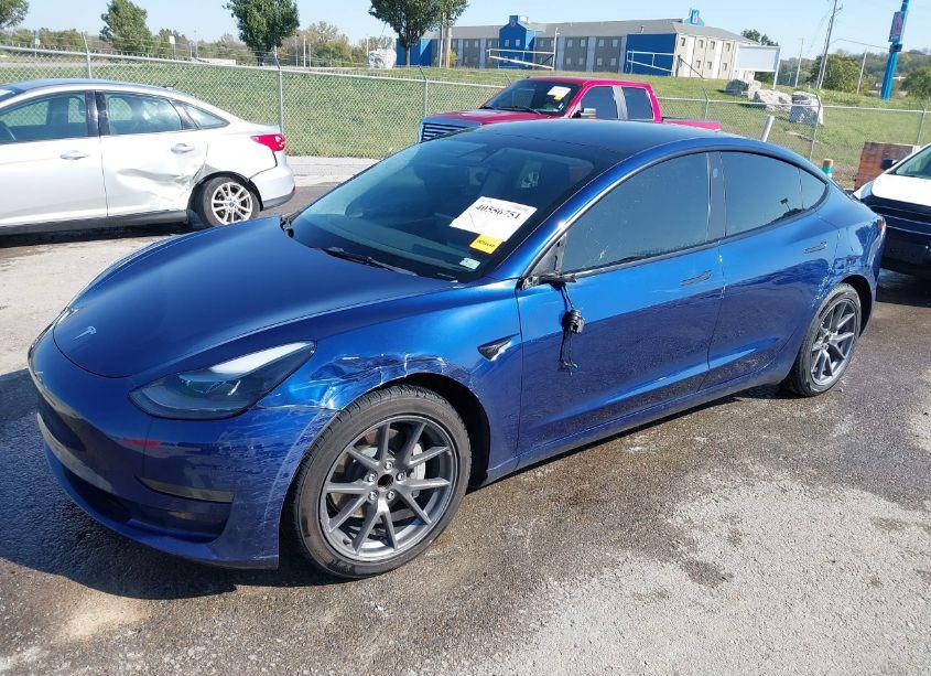 Photo 2 of 2022 Tesla Model 3 REAR-WHEEL DRIVE (VIN 5YJ3E1EA9NF185227)