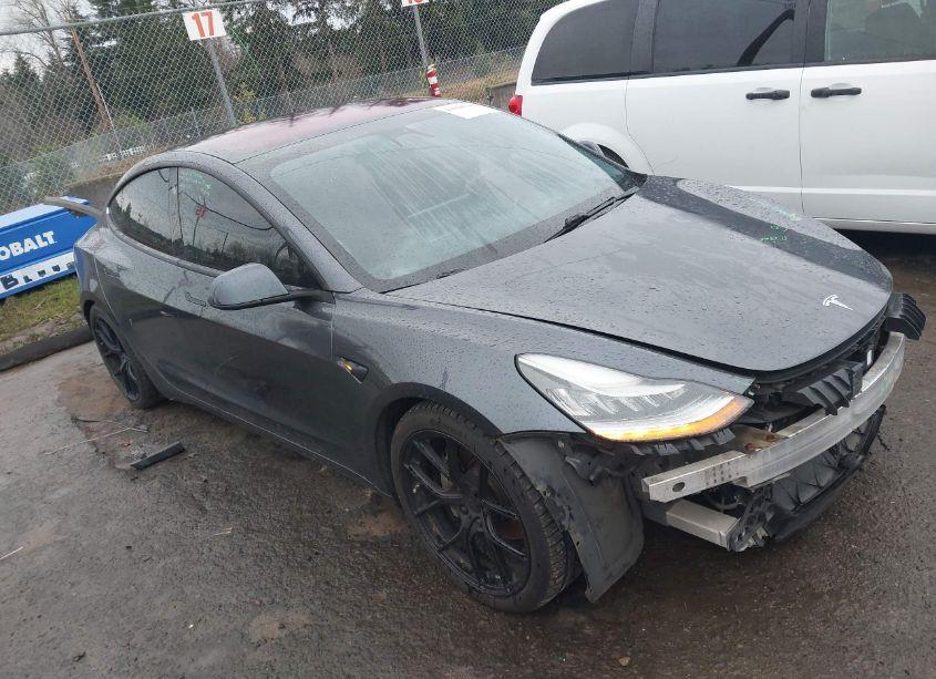 2018 Tesla Model 3 LONG RANGE/MID RANGE (VIN 5YJ3E1EAXJF012021) main photo