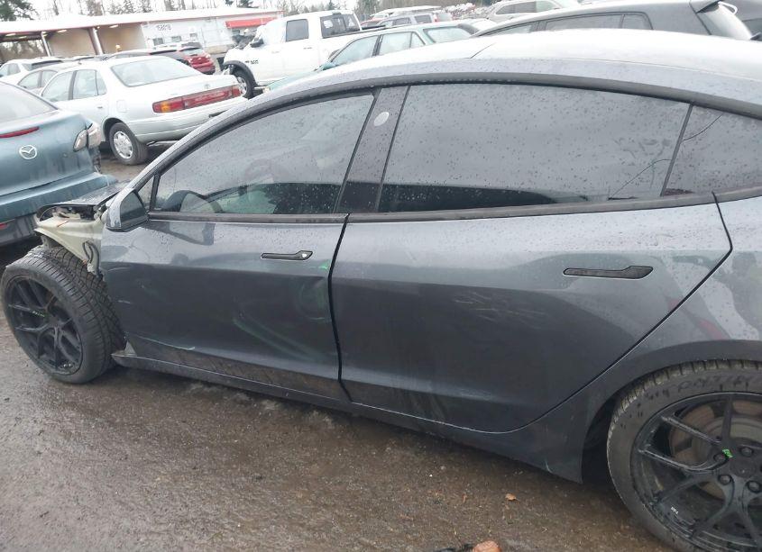 Photo 15 of 2018 Tesla Model 3 LONG RANGE/MID RANGE (VIN 5YJ3E1EAXJF012021)