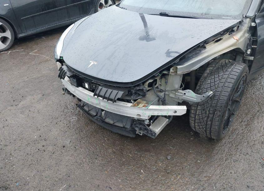 Photo 6 of 2018 Tesla Model 3 LONG RANGE/MID RANGE (VIN 5YJ3E1EAXJF012021)