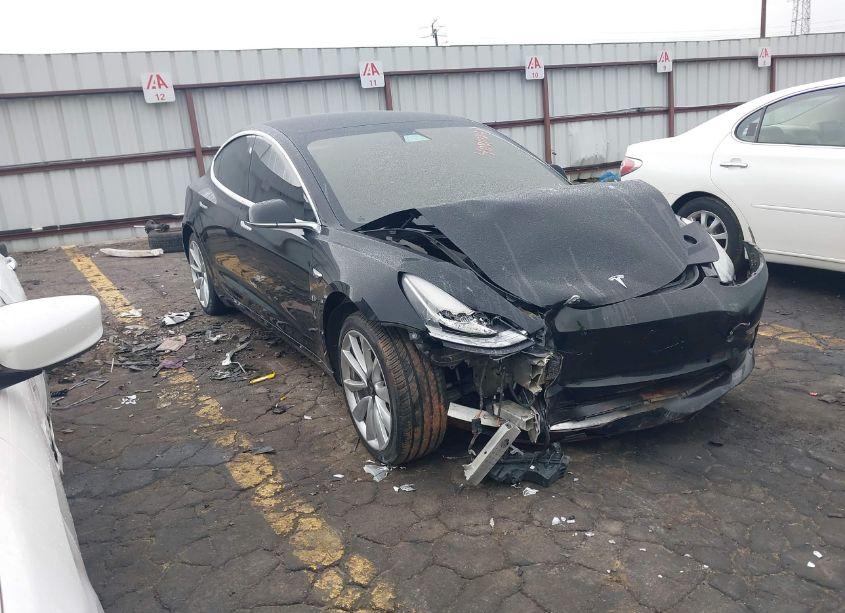 2019 Tesla Model 3 LONG RANGE/MID RANGE/STANDARD RANGE/STANDARD RANGE PLUS (VIN 5YJ3E1EAXKF417068) main photo