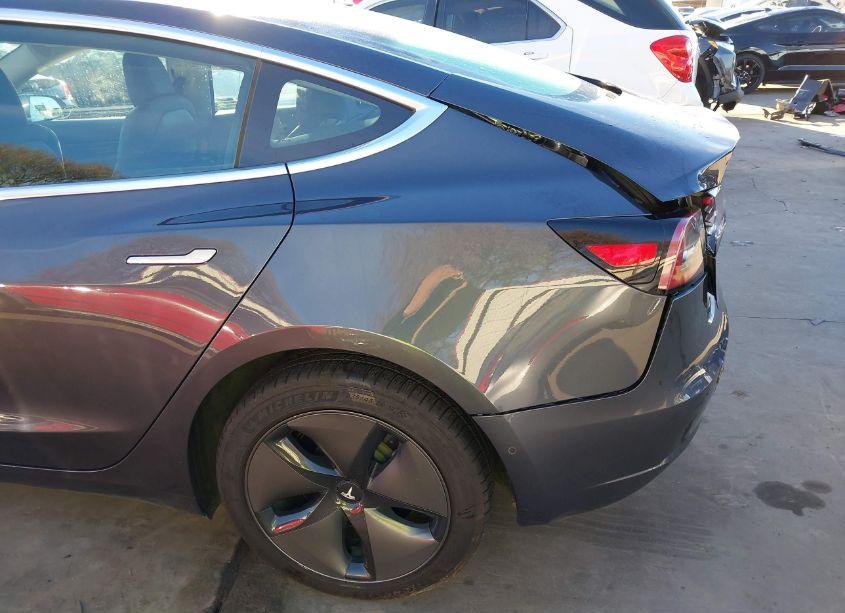 Photo 21 of 2019 Tesla Model 3 LONG RANGE/MID RANGE/STANDARD RANGE/STANDARD RANGE PLUS (VIN 5YJ3E1EAXKF435697)