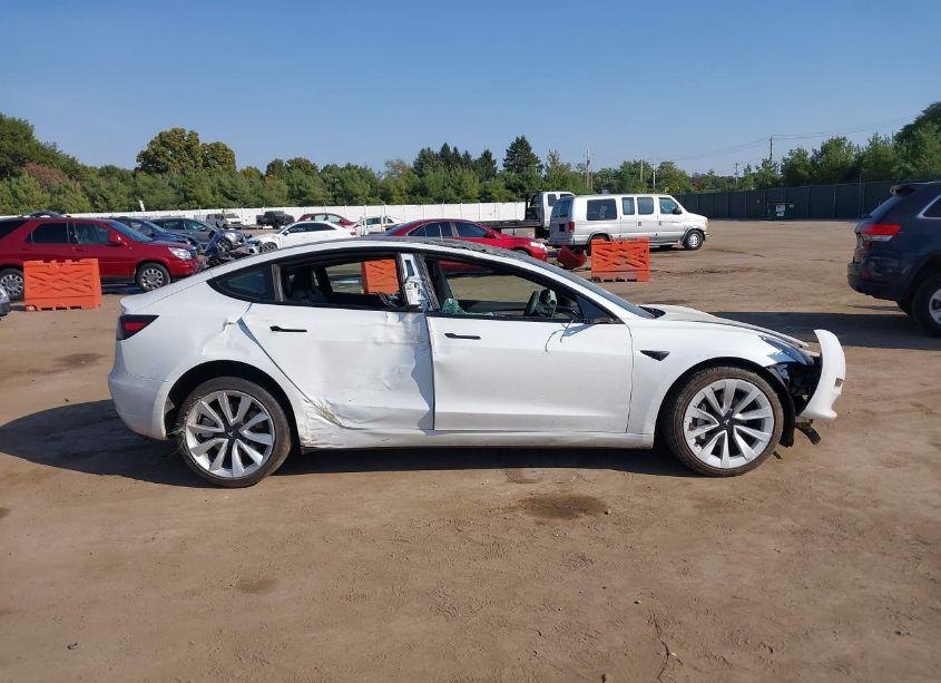Photo 13 of 2022 Tesla Model 3 REAR-WHEEL DRIVE (VIN 5YJ3E1EAXNF185687)