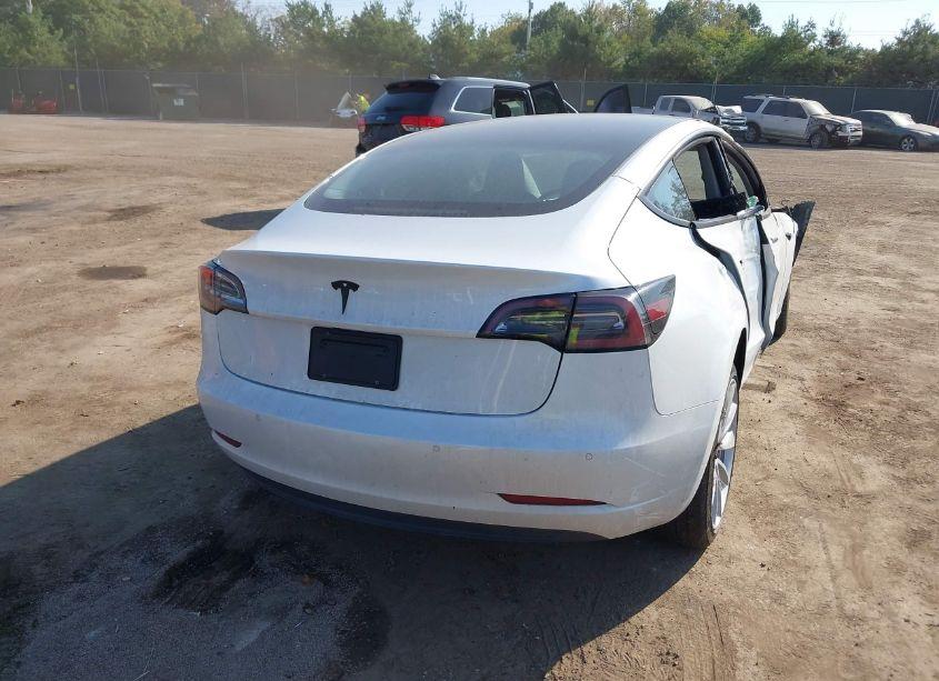 Photo 4 of 2022 Tesla Model 3 REAR-WHEEL DRIVE (VIN 5YJ3E1EAXNF185687)