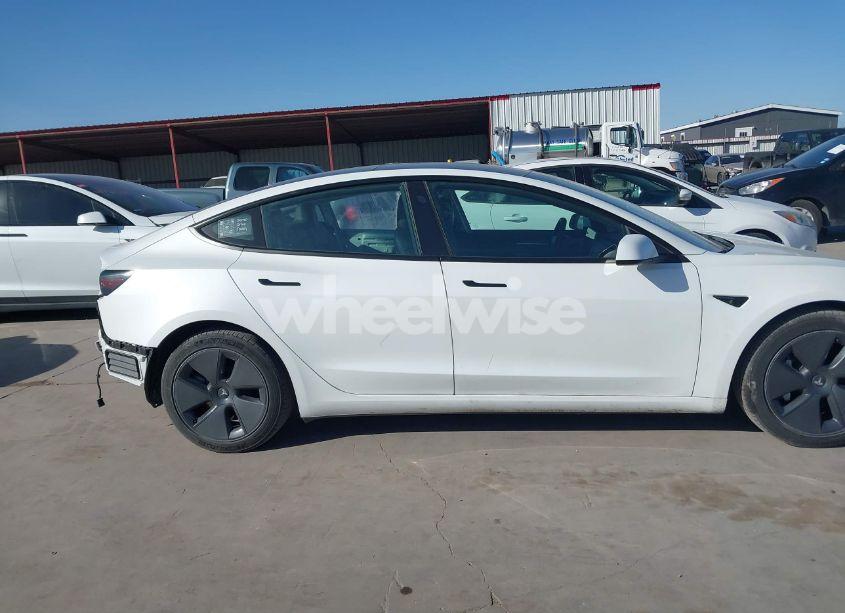 Photo 14 of 2022 Tesla Model 3 REAR-WHEEL DRIVE (VIN 5YJ3E1EAXNF338584)