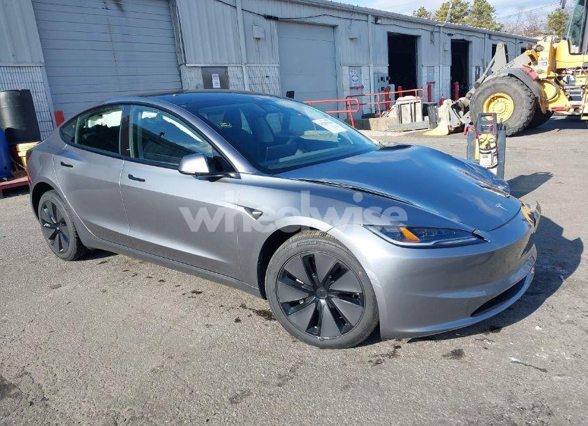 2025 Tesla Model 3 LONG RANGE REAR-WHEEL DRIVE (VIN 5YJ3E1EAXSF904139) main photo