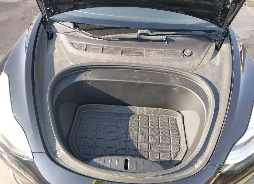 Photo 10 of 2018 Tesla Model 3 LONG RANGE/PERFORMANCE (VIN 5YJ3E1EB0JF130796)