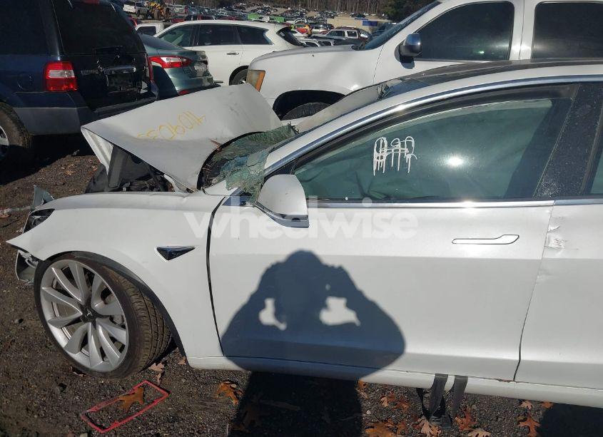 Photo 6 of 2018 Tesla Model 3 LONG RANGE/PERFORMANCE (VIN 5YJ3E1EB1JF092169)