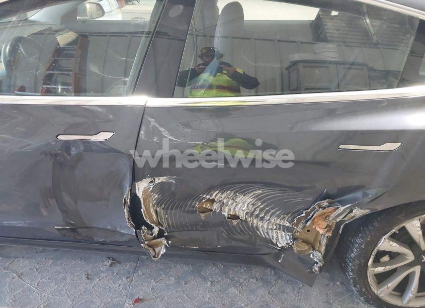 Photo 6 of 2018 Tesla Model 3 LONG RANGE/PERFORMANCE (VIN 5YJ3E1EB1JF145520)