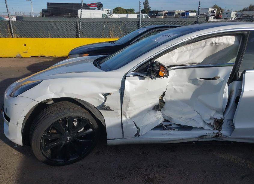 Photo 6 of 2019 Tesla Model 3 LONG RANGE/PERFORMANCE (VIN 5YJ3E1EB4KF194678)