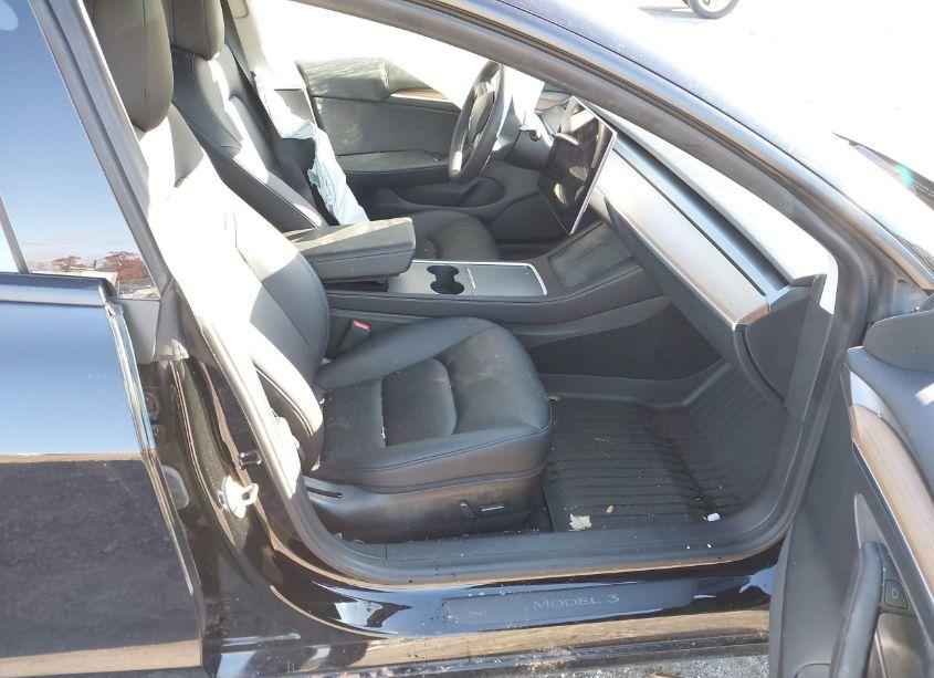 Photo 5 of 2022 Tesla Model 3 LONG RANGE DUAL MOTOR ALL-WHEEL DRIVE (VIN 5YJ3E1EB5NF331549)