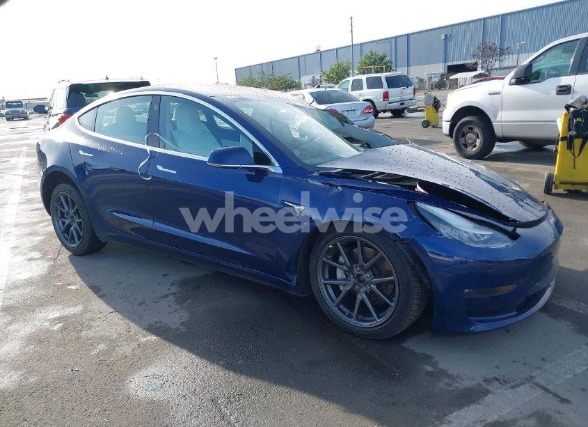 2018 Tesla Model 3 LONG RANGE/PERFORMANCE (VIN 5YJ3E1EB7JF075182) main photo