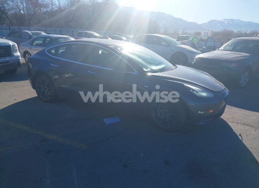 2018 Tesla Model 3 LONG RANGE/PERFORMANCE (VIN 5YJ3E1EB7JF144792) main photo