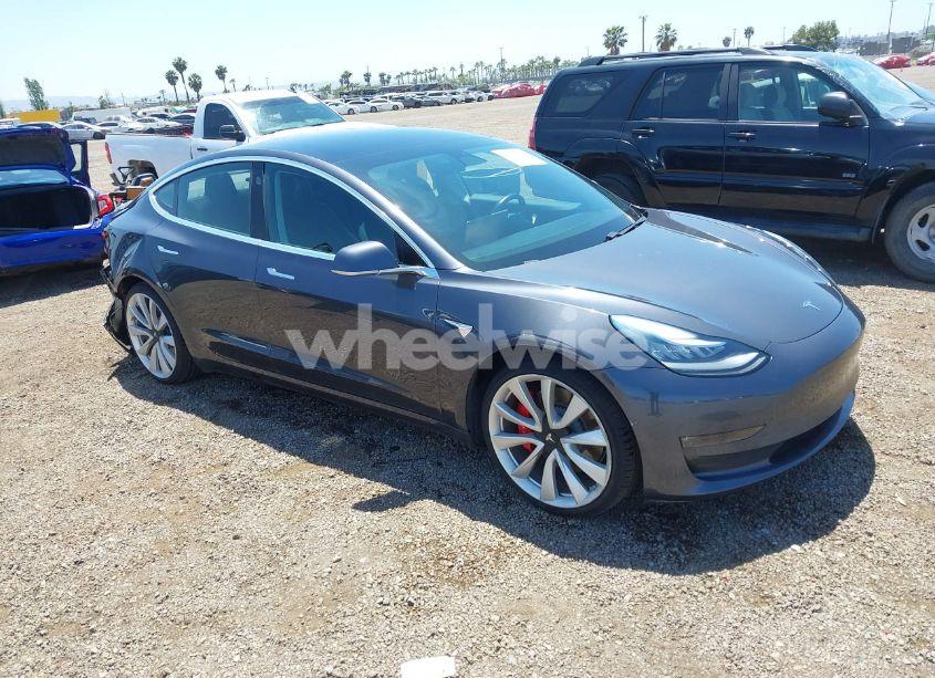 2018 Tesla Model 3 LONG RANGE/PERFORMANCE (VIN 5YJ3E1EB8JF105886) main photo