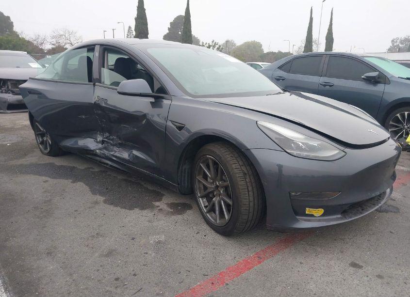 2022 Tesla Model 3 LONG RANGE DUAL MOTOR ALL-WHEEL DRIVE (VIN 5YJ3E1EB8NF171103) main photo