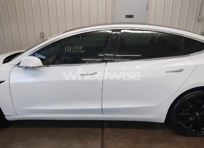 Photo 14 of 2018 Tesla Model 3 LONG RANGE/PERFORMANCE (VIN 5YJ3E1EBXJF072728)