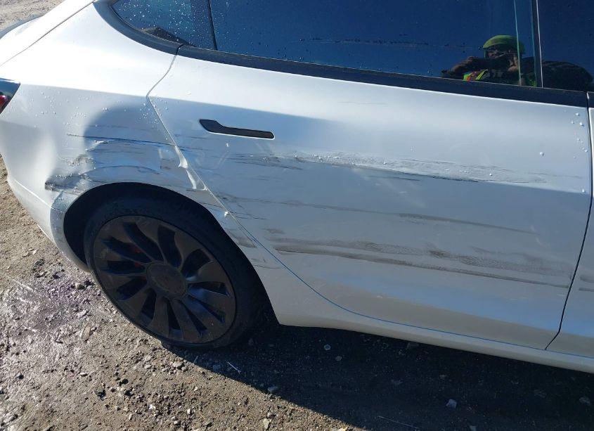 Photo 19 of 2021 Tesla Model 3 PERFORMANCE DUAL MOTOR ALL-WHEEL DRIVE (VIN 5YJ3E1EC0MF925652)