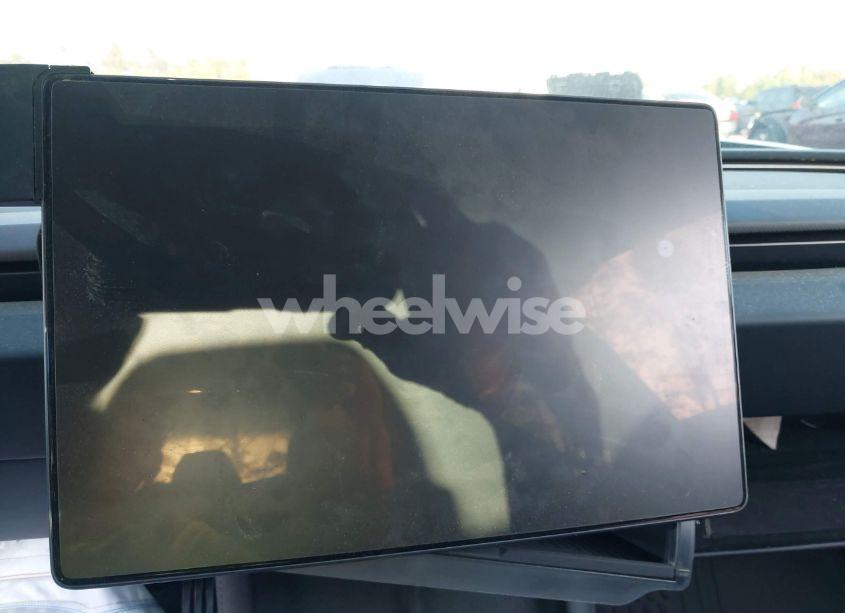 Photo 17 of 2024 Tesla Model 3 PERFORMANCE ALL-WHEEL DRIVE (VIN 5YJ3E1ET2RF850850)