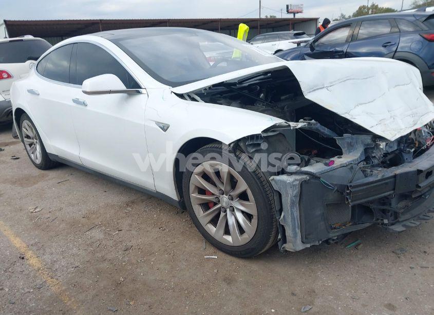 2013 Tesla Model S (VIN 5YJSA1AC7DFP10914) main photo