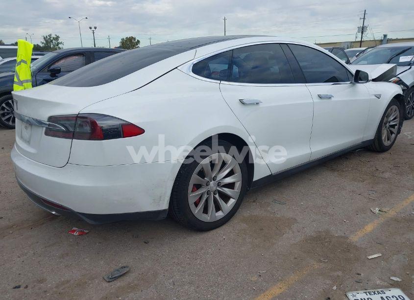 Photo 4 of 2013 Tesla Model S (VIN 5YJSA1AC7DFP10914)