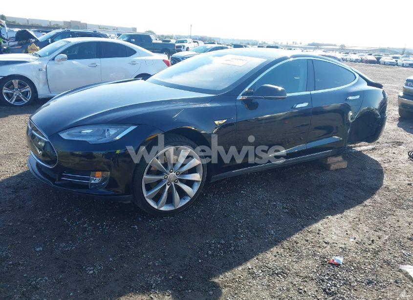 Photo 2 of 2013 Tesla Model S (VIN 5YJSA1AC9DFP10929)