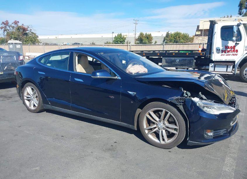 2013 Tesla Model S (VIN 5YJSA1CG0DFP09345) main photo