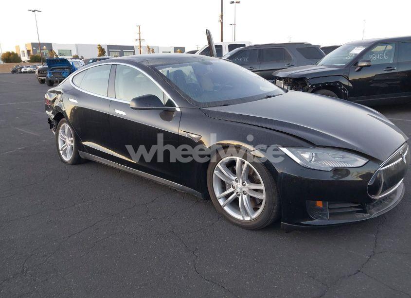 2013 Tesla Model S (VIN 5YJSA1CG0DFP09488) main photo