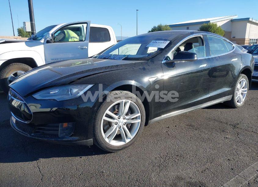 Photo 2 of 2013 Tesla Model S (VIN 5YJSA1CG0DFP09488)
