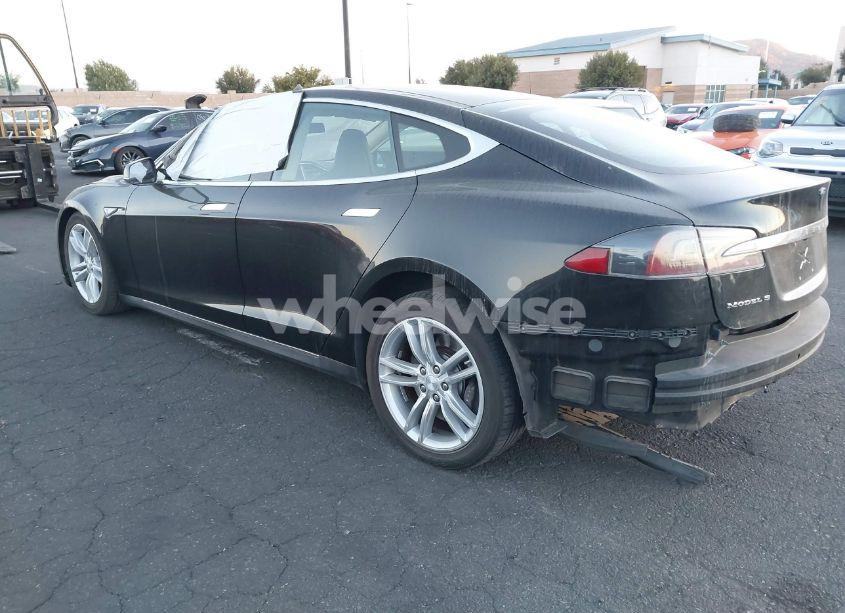 Photo 3 of 2013 Tesla Model S (VIN 5YJSA1CG0DFP09488)