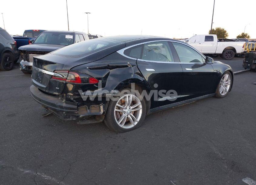 Photo 4 of 2013 Tesla Model S (VIN 5YJSA1CG0DFP09488)