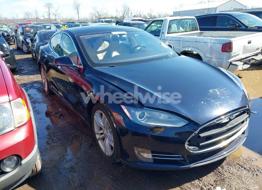 2013 Tesla Model S (VIN 5YJSA1CG2DFP14689) main photo