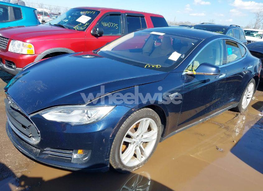 Photo 2 of 2013 Tesla Model S (VIN 5YJSA1CG2DFP14689)