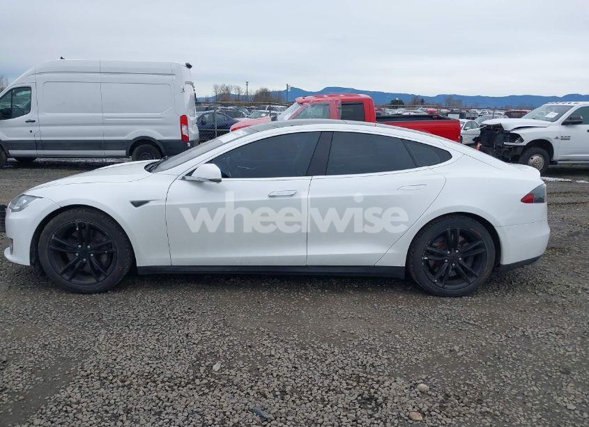 Photo 14 of 2013 Tesla Model S (VIN 5YJSA1CG3DFP16662)