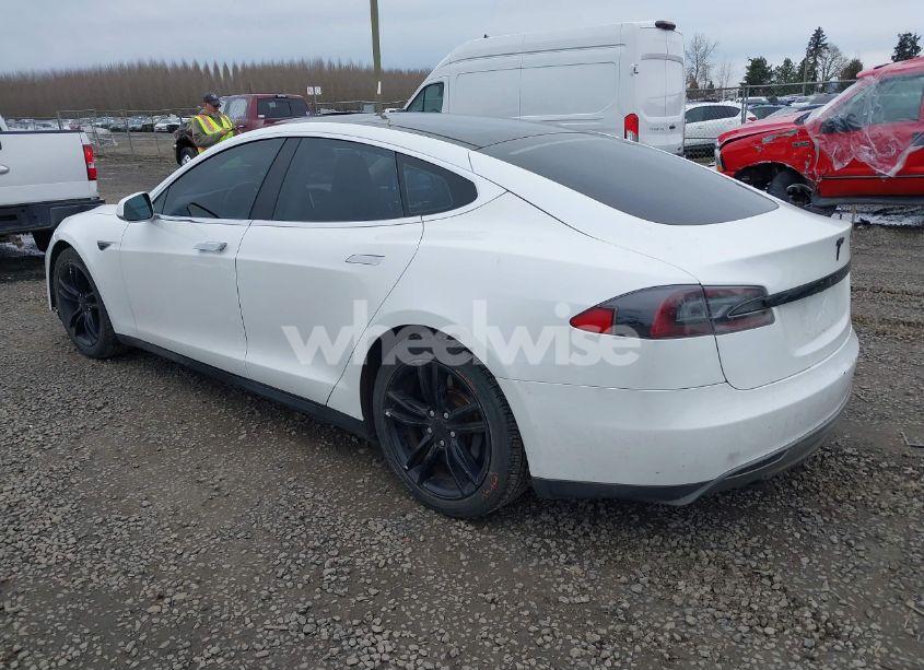 Photo 3 of 2013 Tesla Model S (VIN 5YJSA1CG3DFP16662)