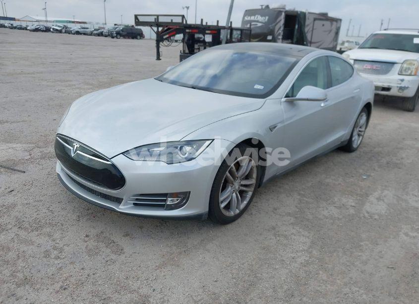 Photo 2 of 2013 Tesla Model S (VIN 5YJSA1CG3DFP28908)