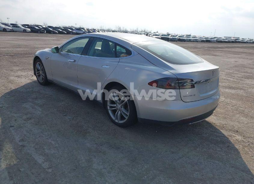 Photo 3 of 2013 Tesla Model S (VIN 5YJSA1CG3DFP28908)