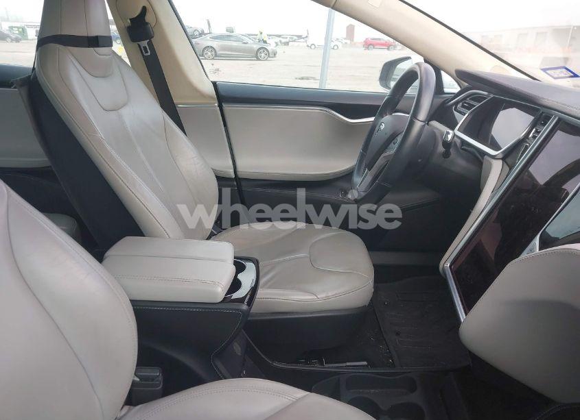 Photo 5 of 2013 Tesla Model S (VIN 5YJSA1CG3DFP28908)