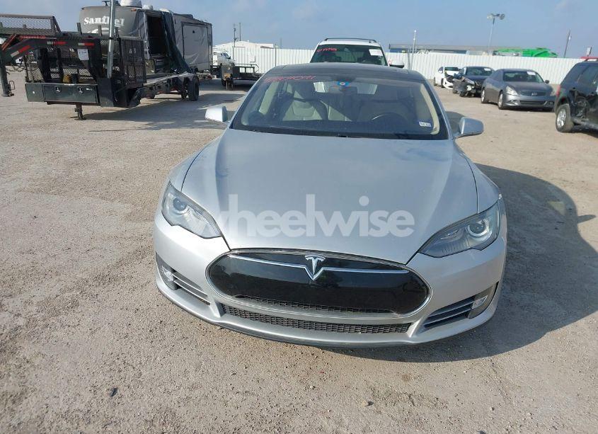 Photo 6 of 2013 Tesla Model S (VIN 5YJSA1CG3DFP28908)